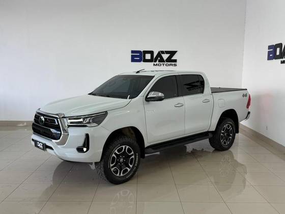 TOYOTA HILUX 2.8 D-4D TURBO DIESEL CD SRX 4X4 AUTOMÁTICO